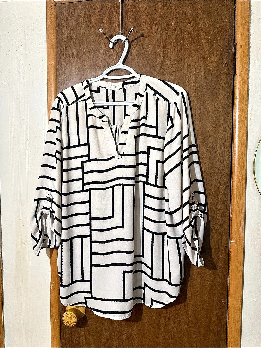 Geometric Print Tunic in White & Black Like New